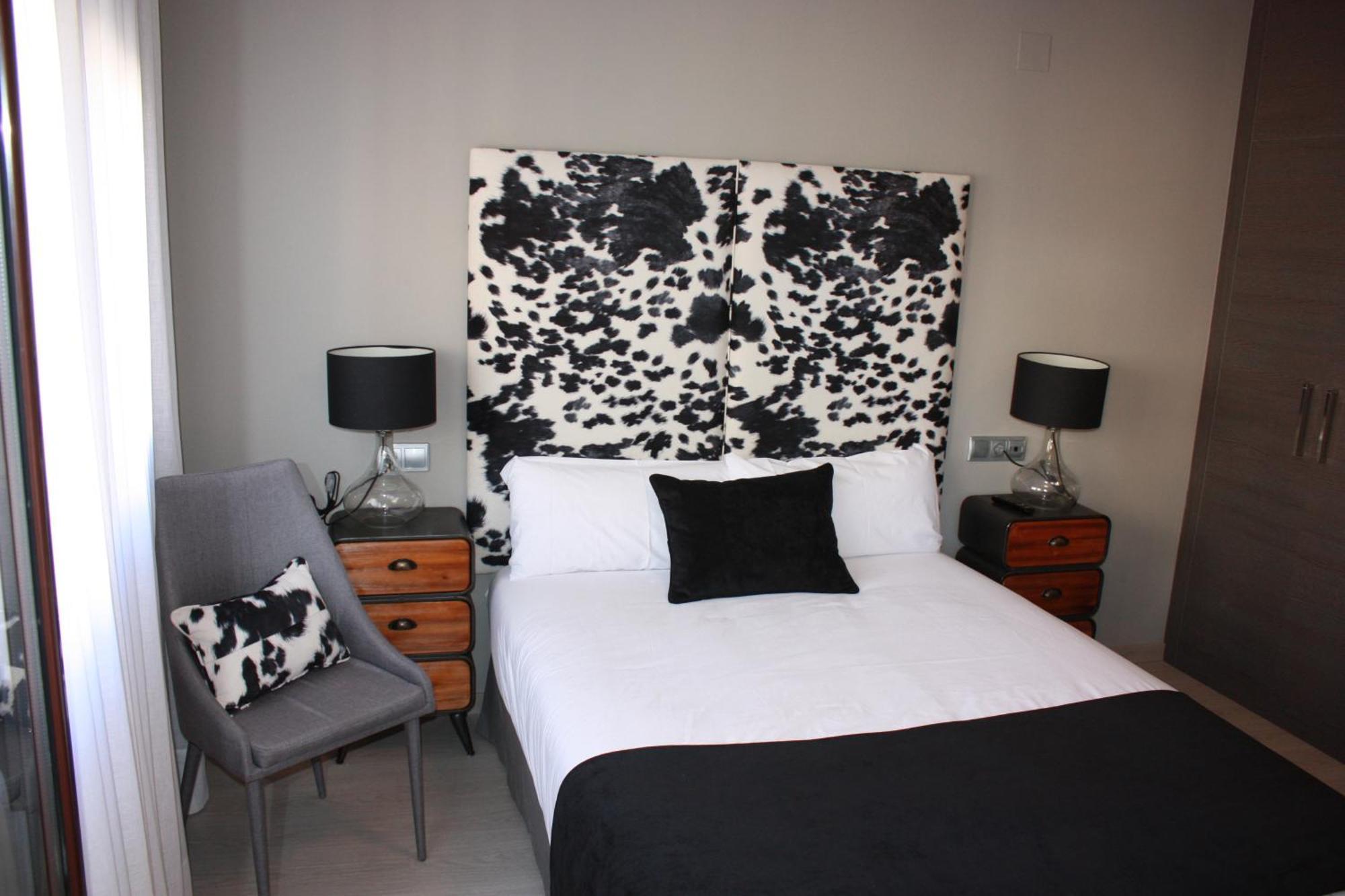 Apartamentos Real Lleida Habitación foto